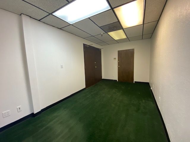 RECEPTION, LARGE PRIVATE OFFICE, LARGE ROOM. FREE MONTH.